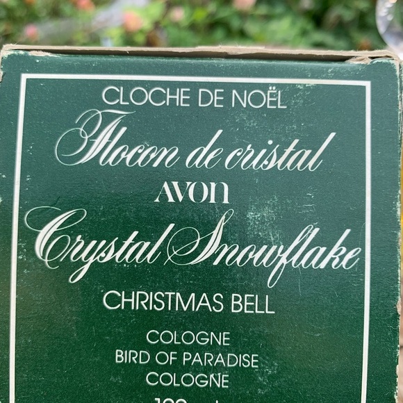Vintage Avon Christmas bell crystal snowflake colouge - Picture 5 of 7